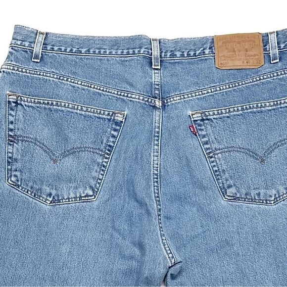 VINTAGE Levi's 505 Regular Tapered Light Wash Jean - Picture 6 of 9